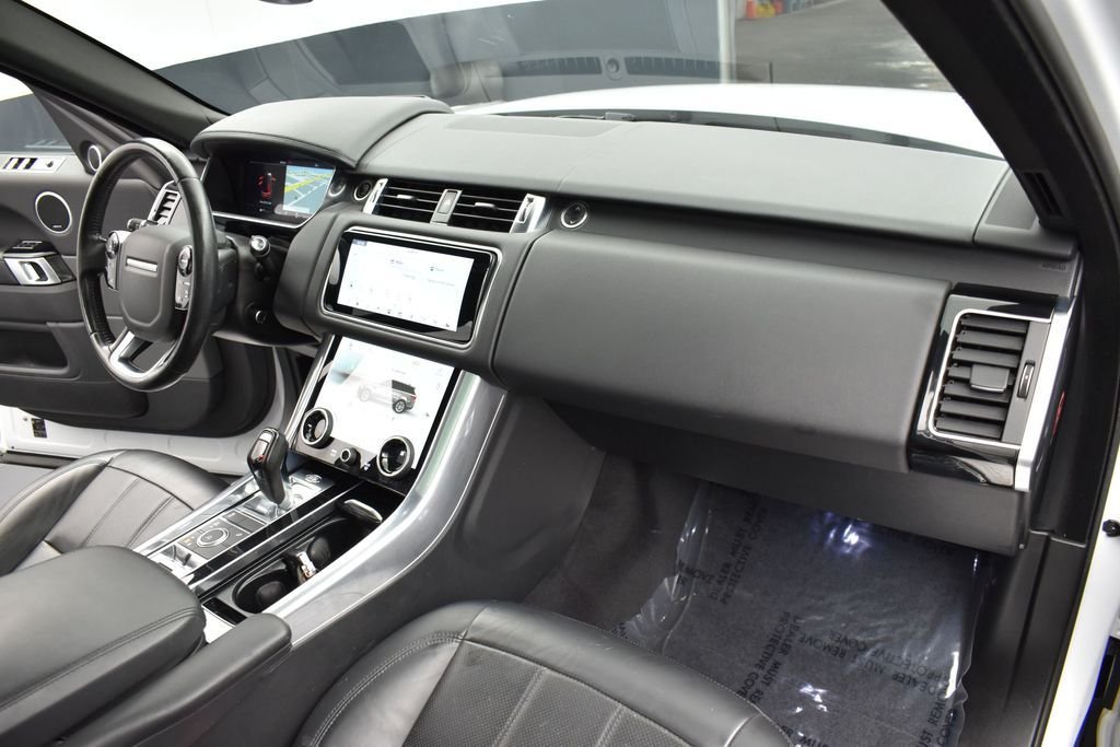 Used 2019 White Land Rover HSE image 7