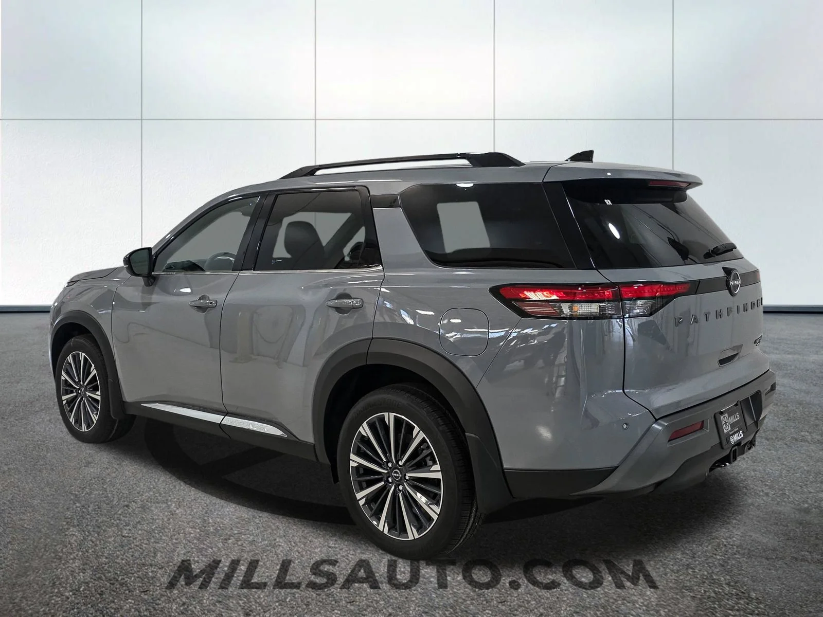 New 2026 Boulder Gray Pearl Nissan Platinum image 4