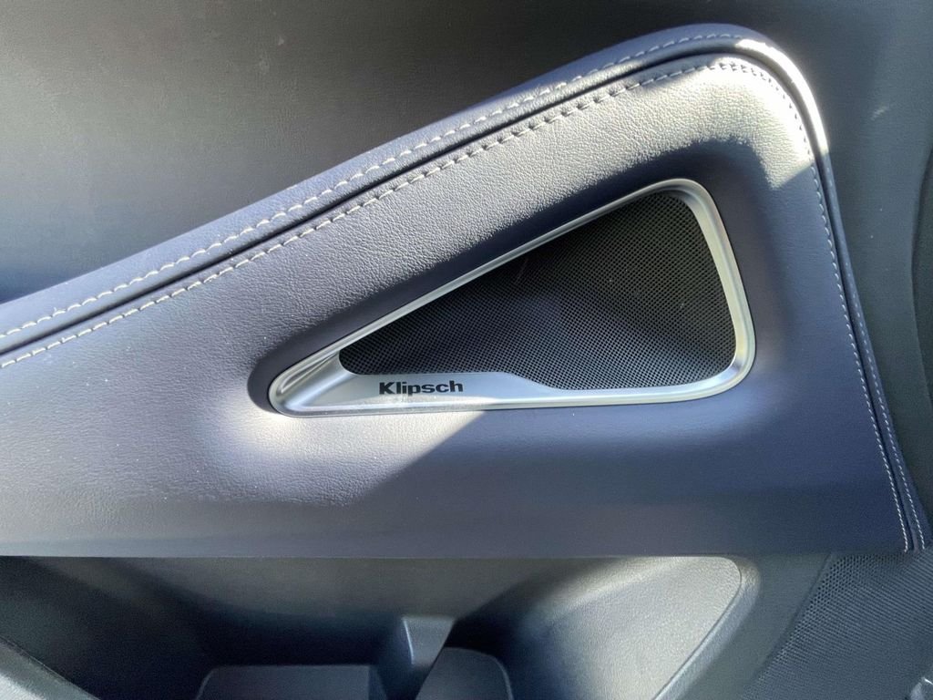 New 2026 2T RAD WHT INFINITI Sport AWD image 17
