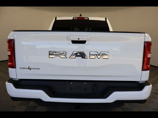 Used 2025 White Ram Big Horn/Lone Star image 5