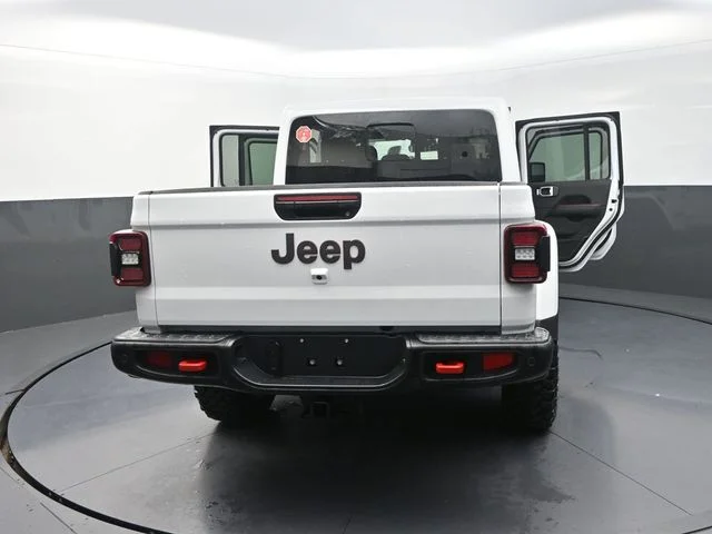 New 2026 Bright White Clear-Coat Exterior Paint Jeep Rubicon X image 38