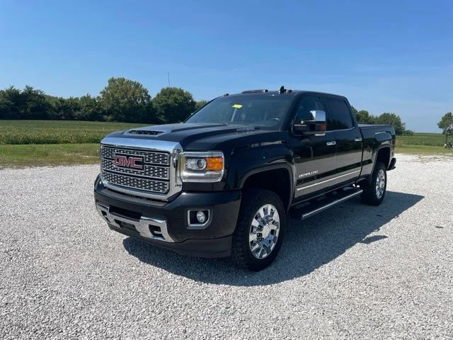 Used 2018 Black GMC Denali image 2