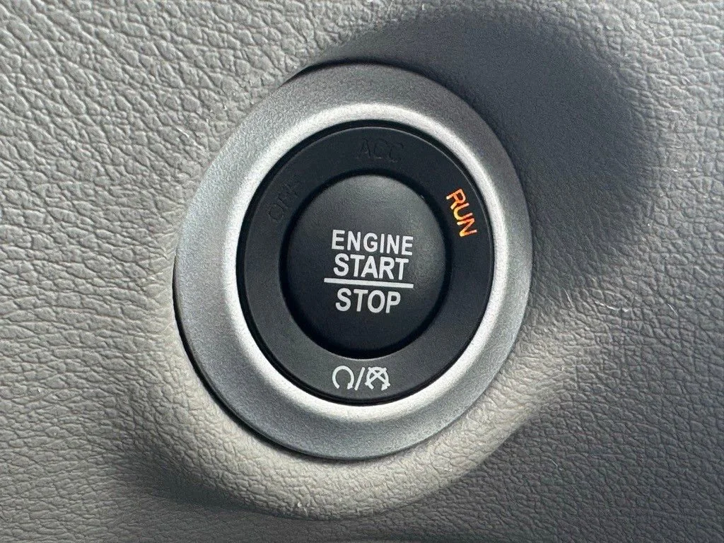 2024 Chrysler Pacifica Touring L - Photo 30
