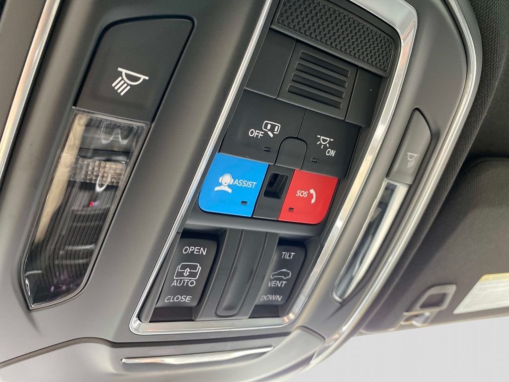 Used 2025 White Jeep Laredo X image 34