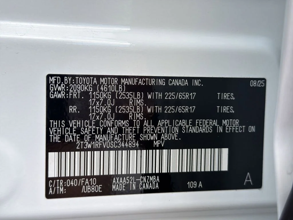 Used 2025 White Toyota XLE image 41