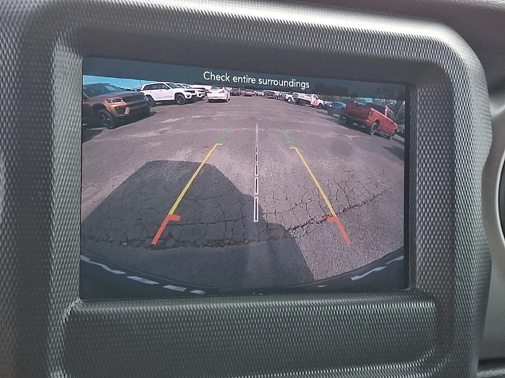Used 2019 Silver Jeep Unlimited Sport S image 25