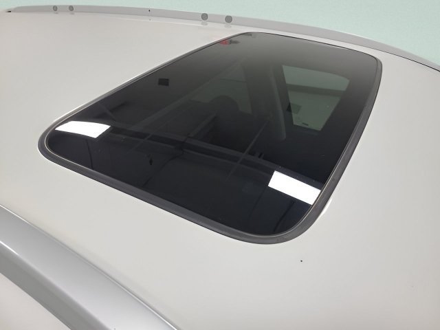 Certified Used 2016 White Diamond Pearl Honda Touring image 12