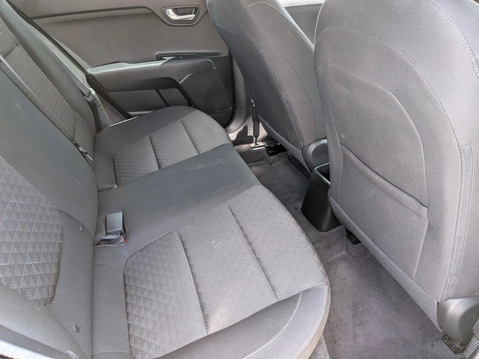 Used 2023 Silky Silver Kia LX image 18
