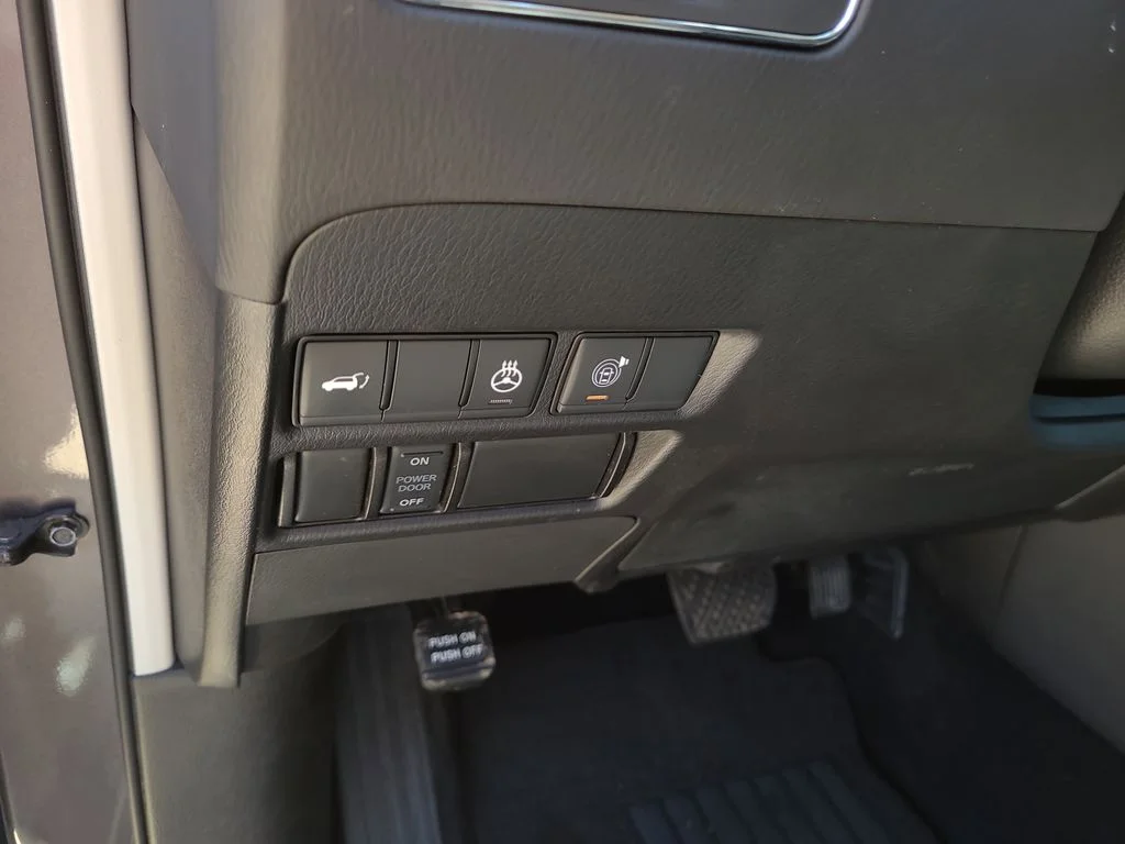 Used 2024 Gray INFINITI LUXE image 26