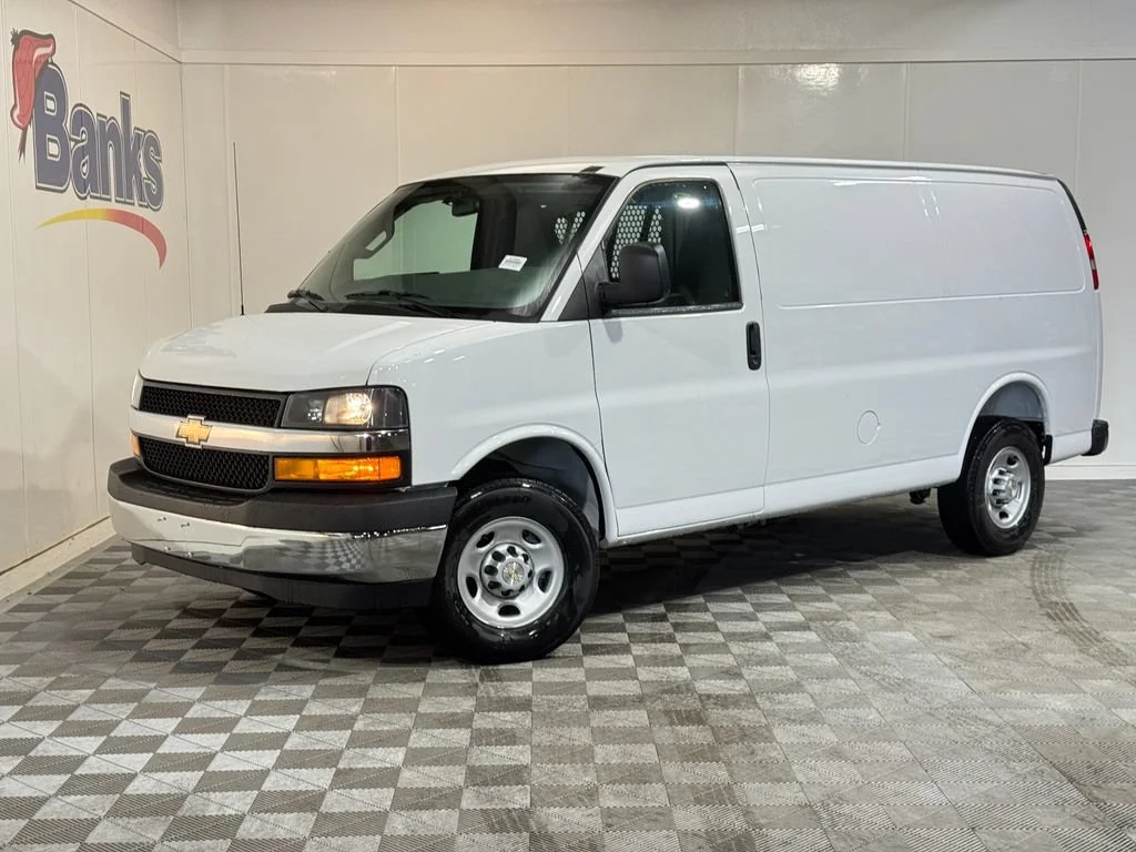 New 2026 Summit White Chevrolet WT image 2