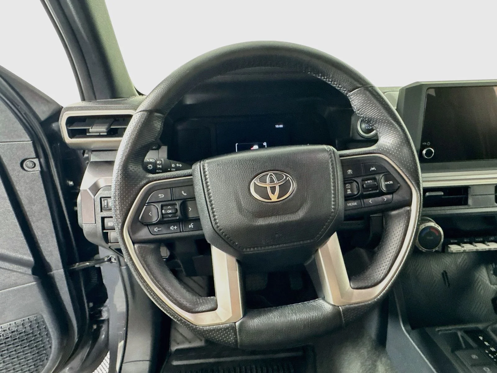 Certified Used 2025  Toyota SR5 image 9