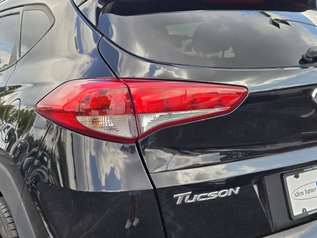Used 2016 Gray Hyundai Sport image 10