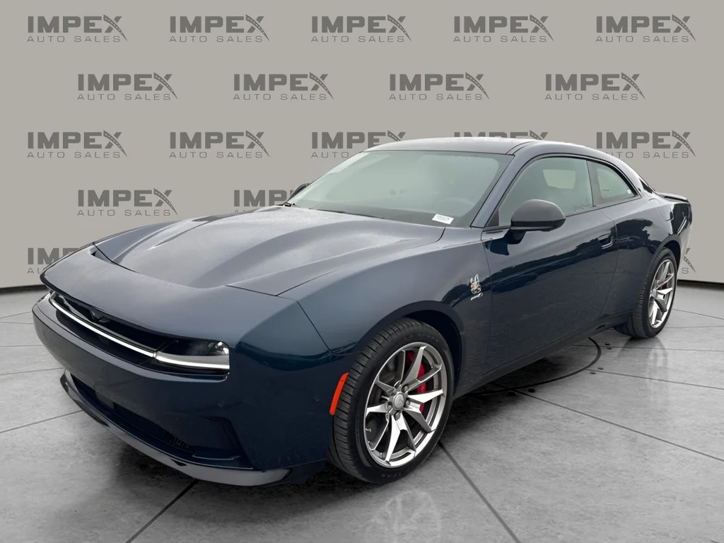 Used 2025 Green Dodge R/T Scat Pack image 1