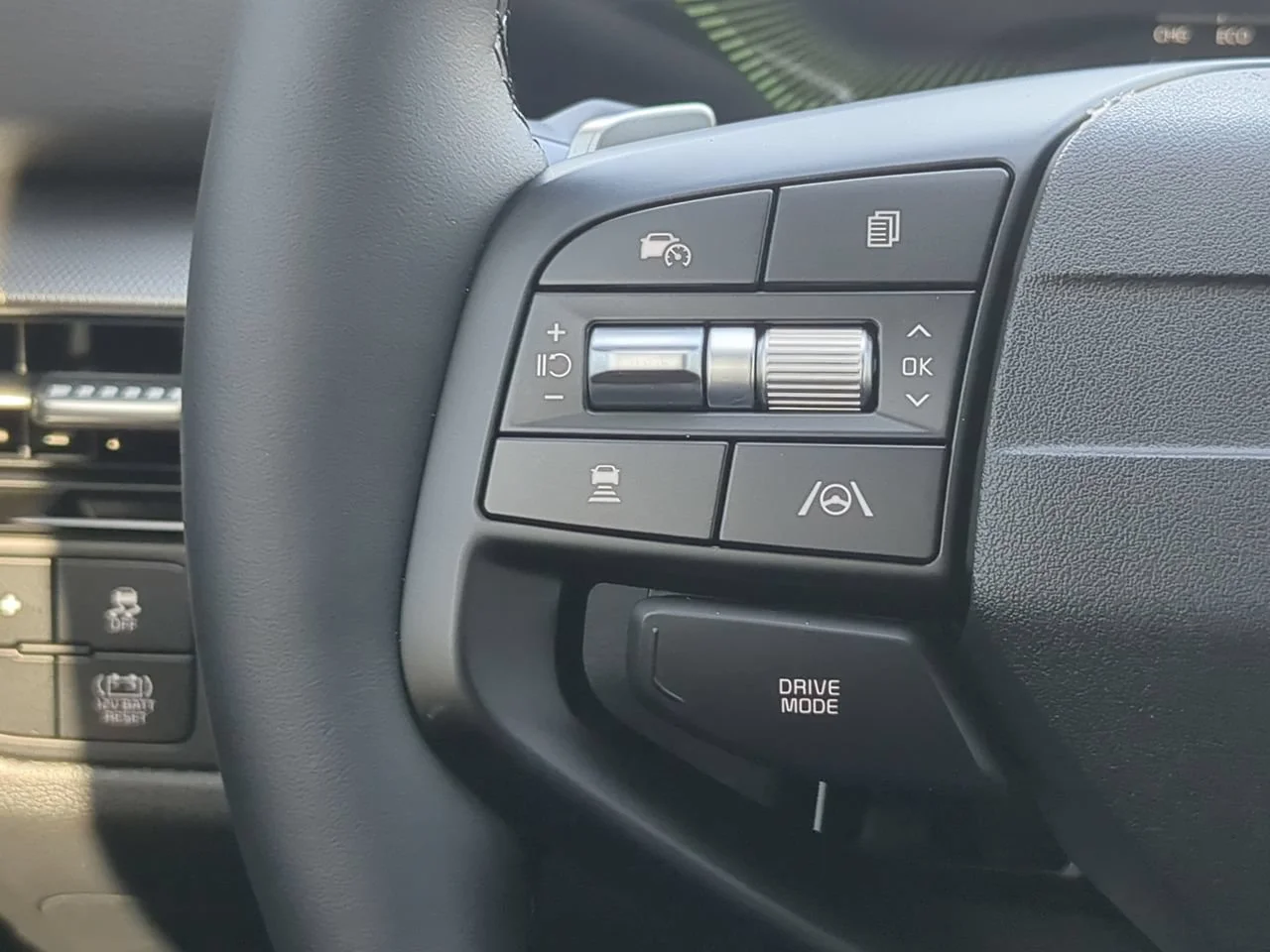 New 2027 Fusion Black Kia S image 28