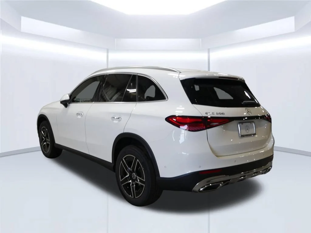 New 2026 Polar White Mercedes-Benz GLC 300 image 3