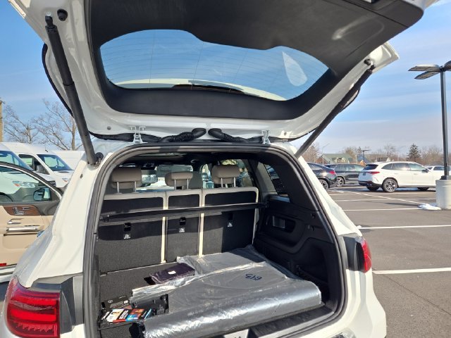 New 2026 Polar White Mercedes-Benz GLB250 image 32