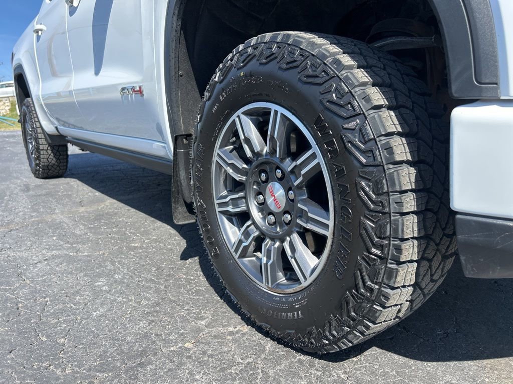 Used 2025 Summit White GMC AT4 image 26