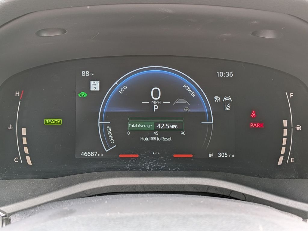 Used 2025  Toyota LE image 34