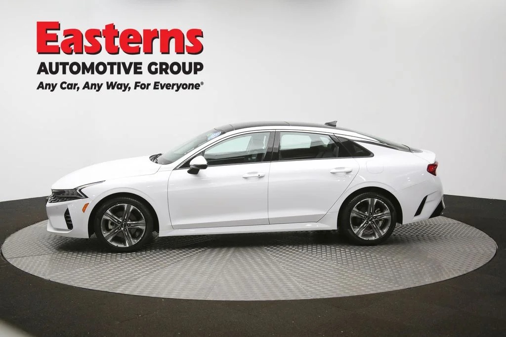 Used 2022 White Kia EX image 59