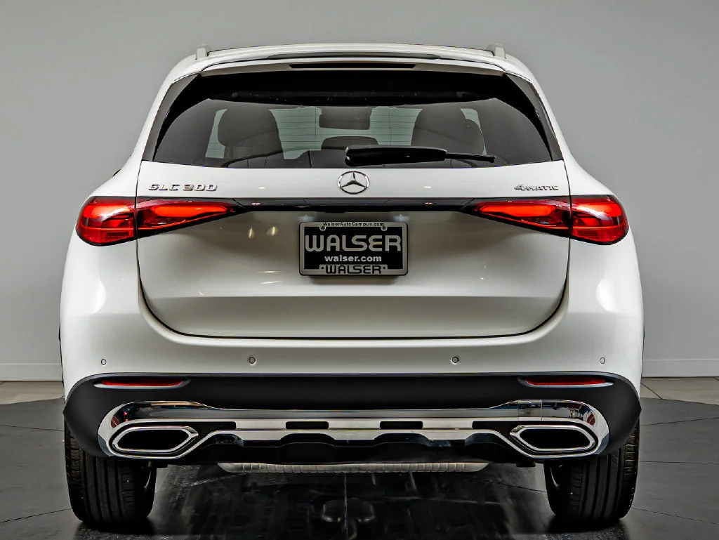 Used 2026 Polar White Mercedes-Benz GLC 300 image 6