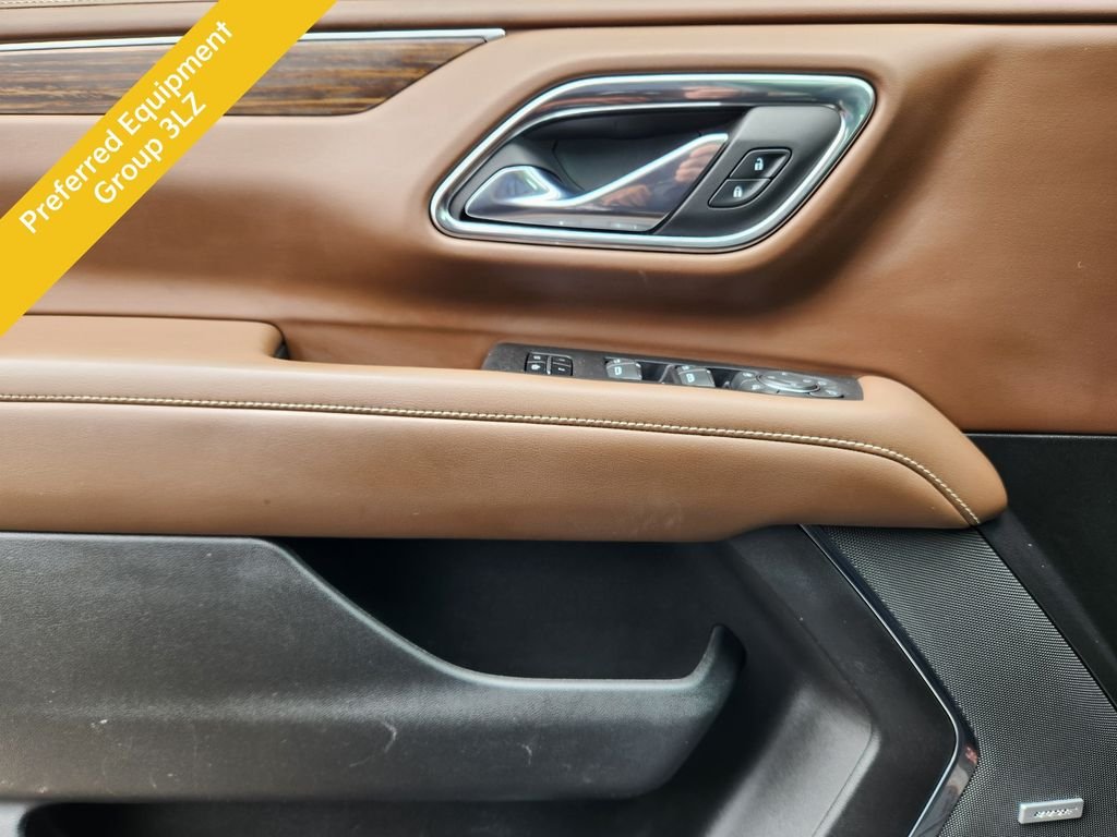 Used 2023 Black Chevrolet High Country image 12