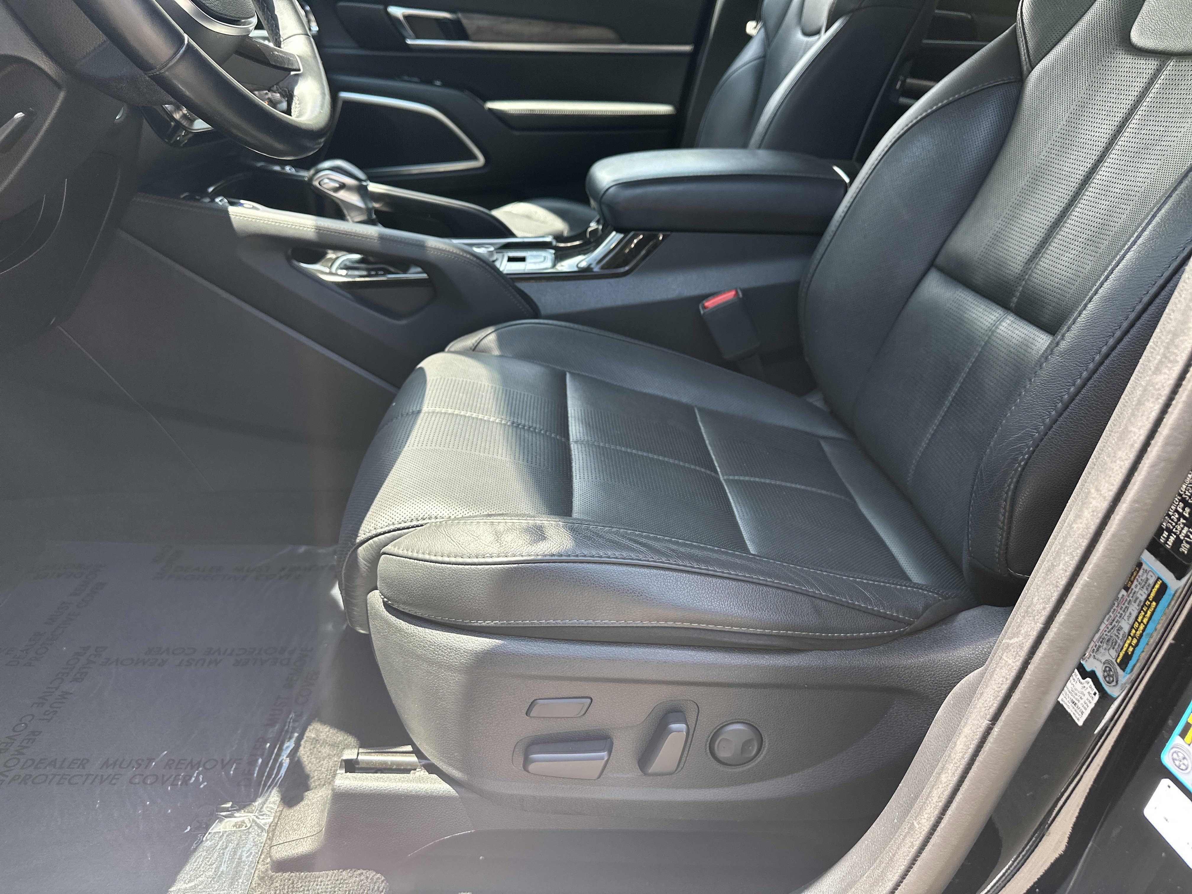 Certified Used 2020 Ebony Black Kia SX image 9