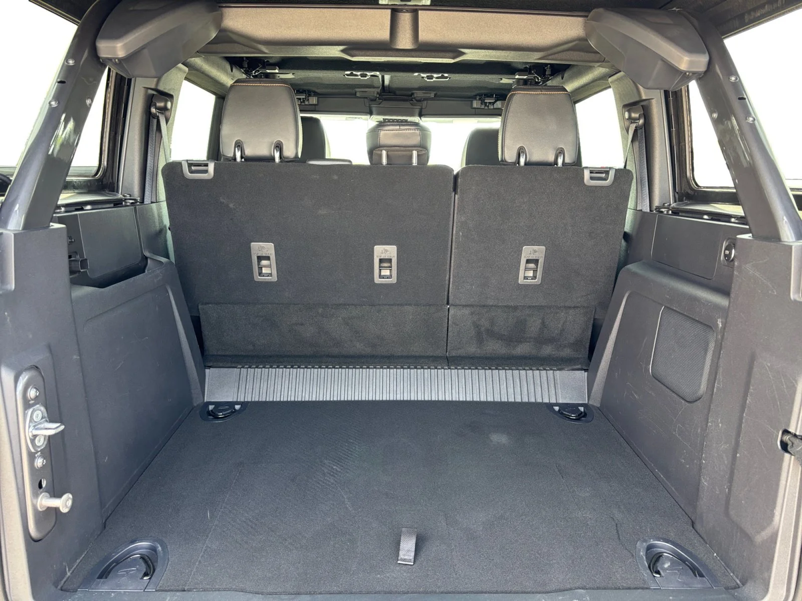 Used 2024 Gray Ford Badlands image 19