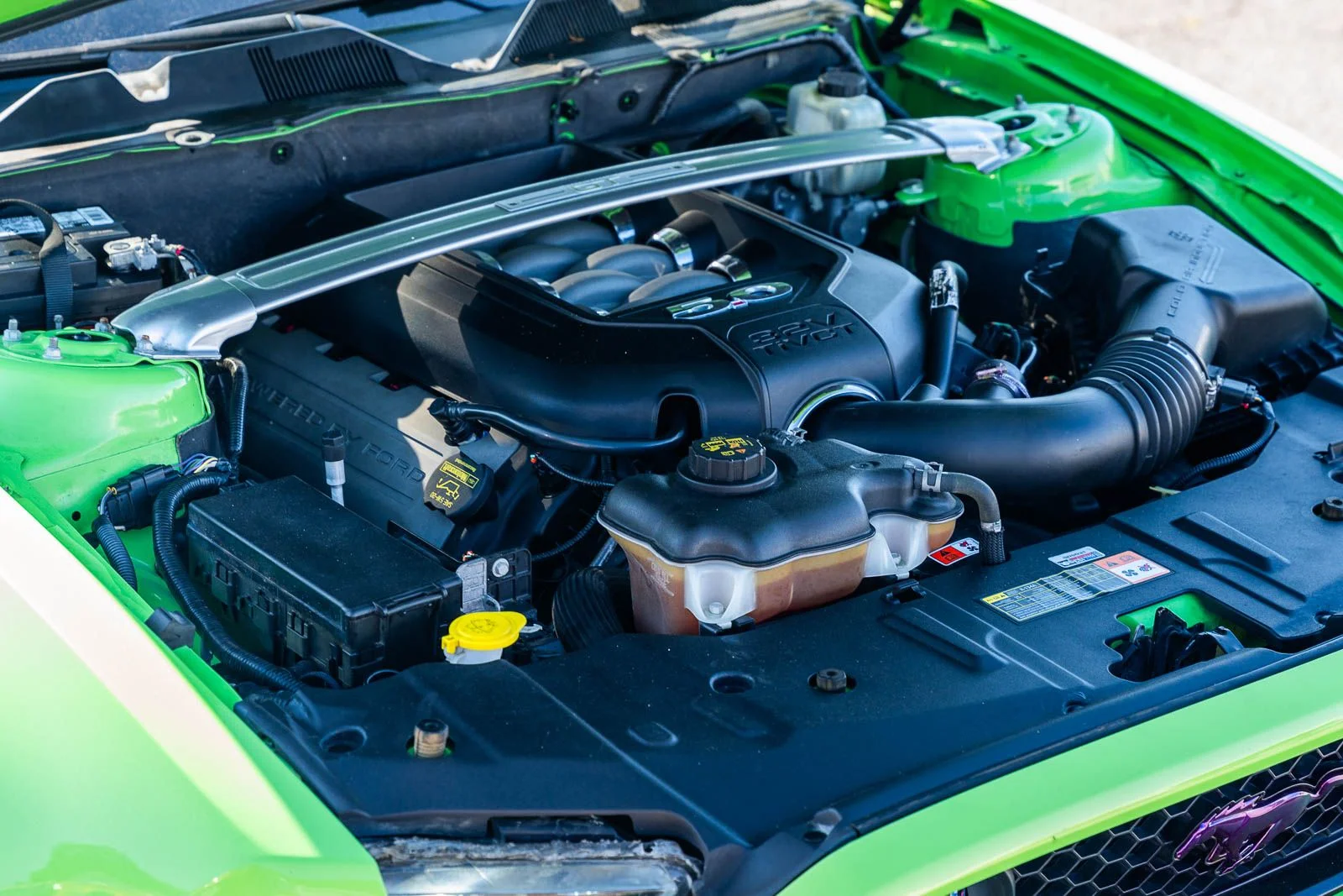 Used 2014 Green Ford GT image 22
