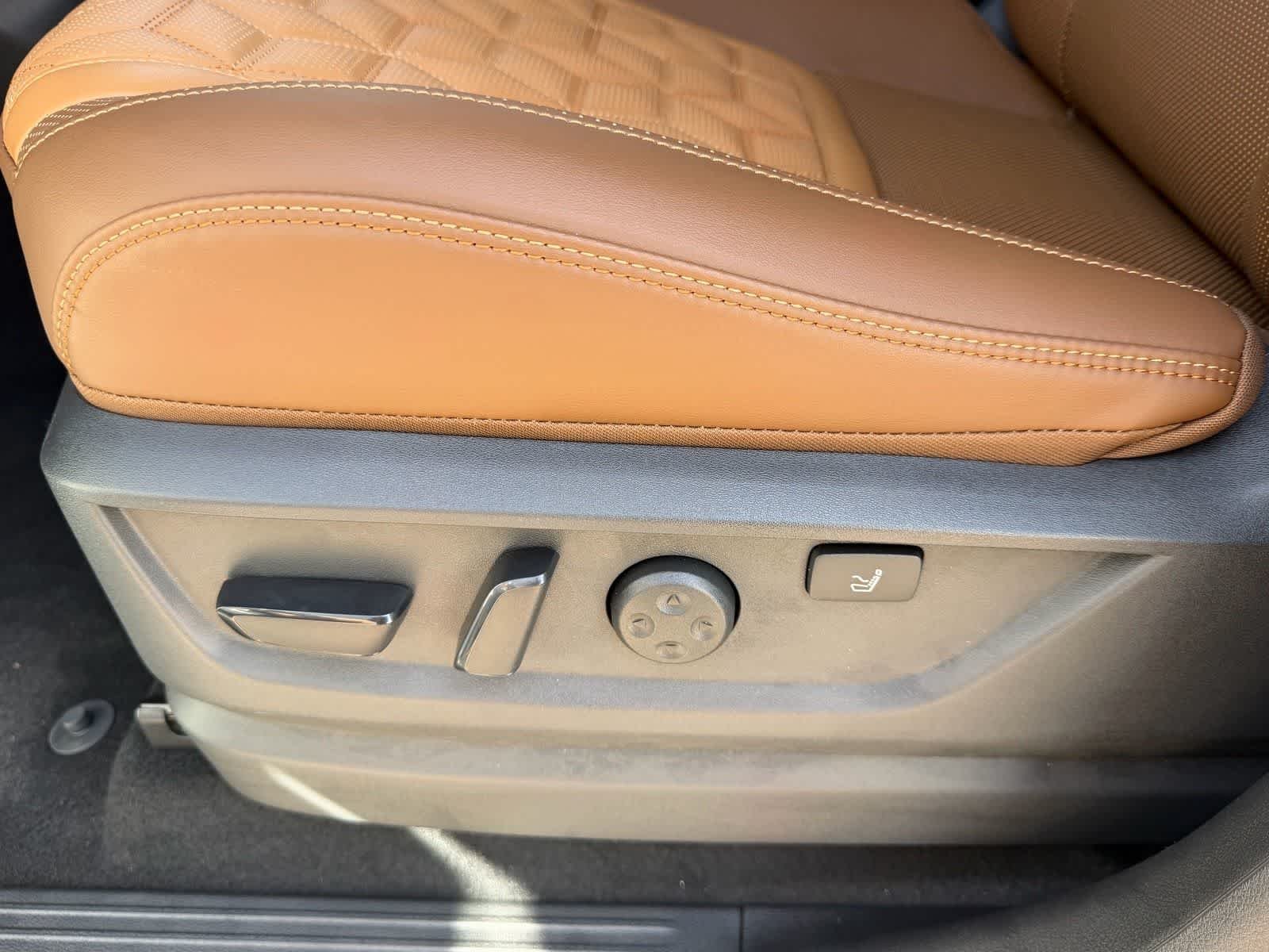 New 2026 Everest White TriCoat Nissan Platinum Reserve image 22