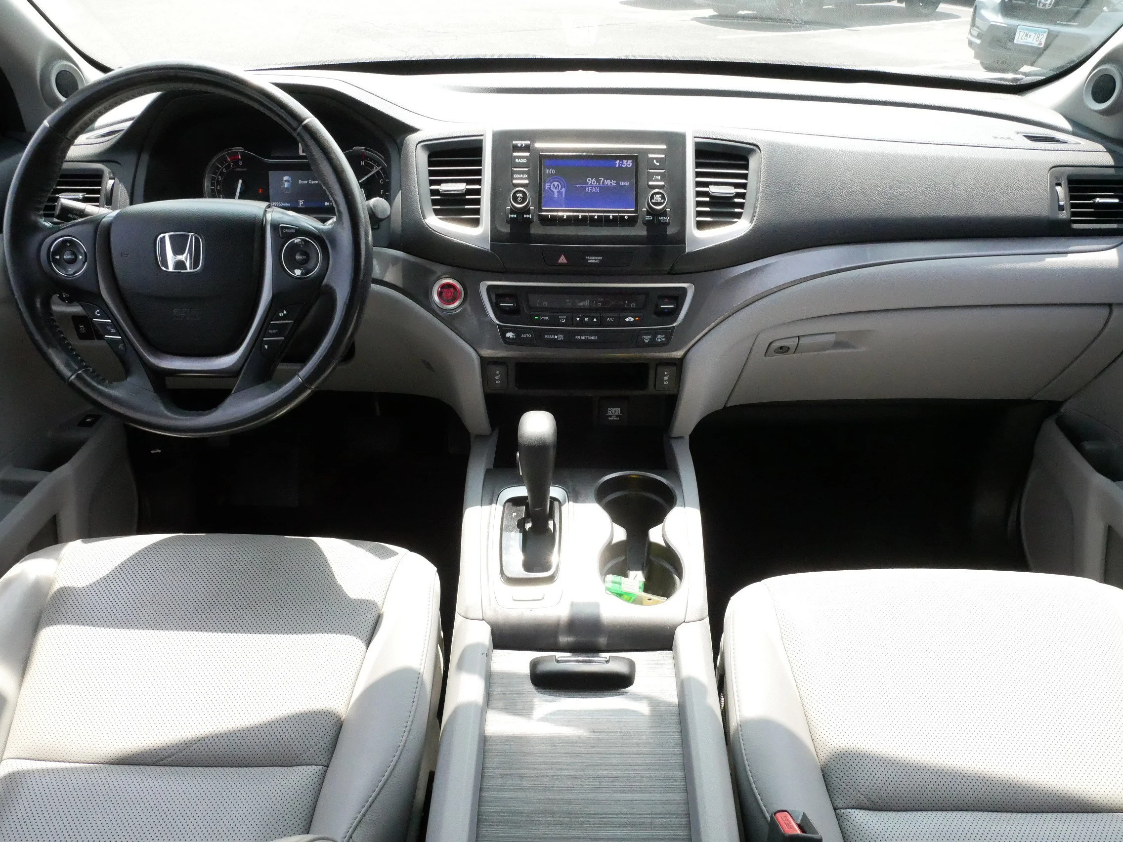Used 2018 Lunar Silver Metallic Honda RTL image 10