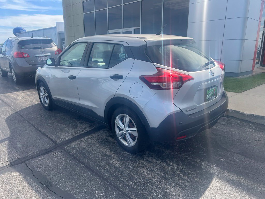 Used 2020 Brilliant Silver Metallic Nissan S image 10