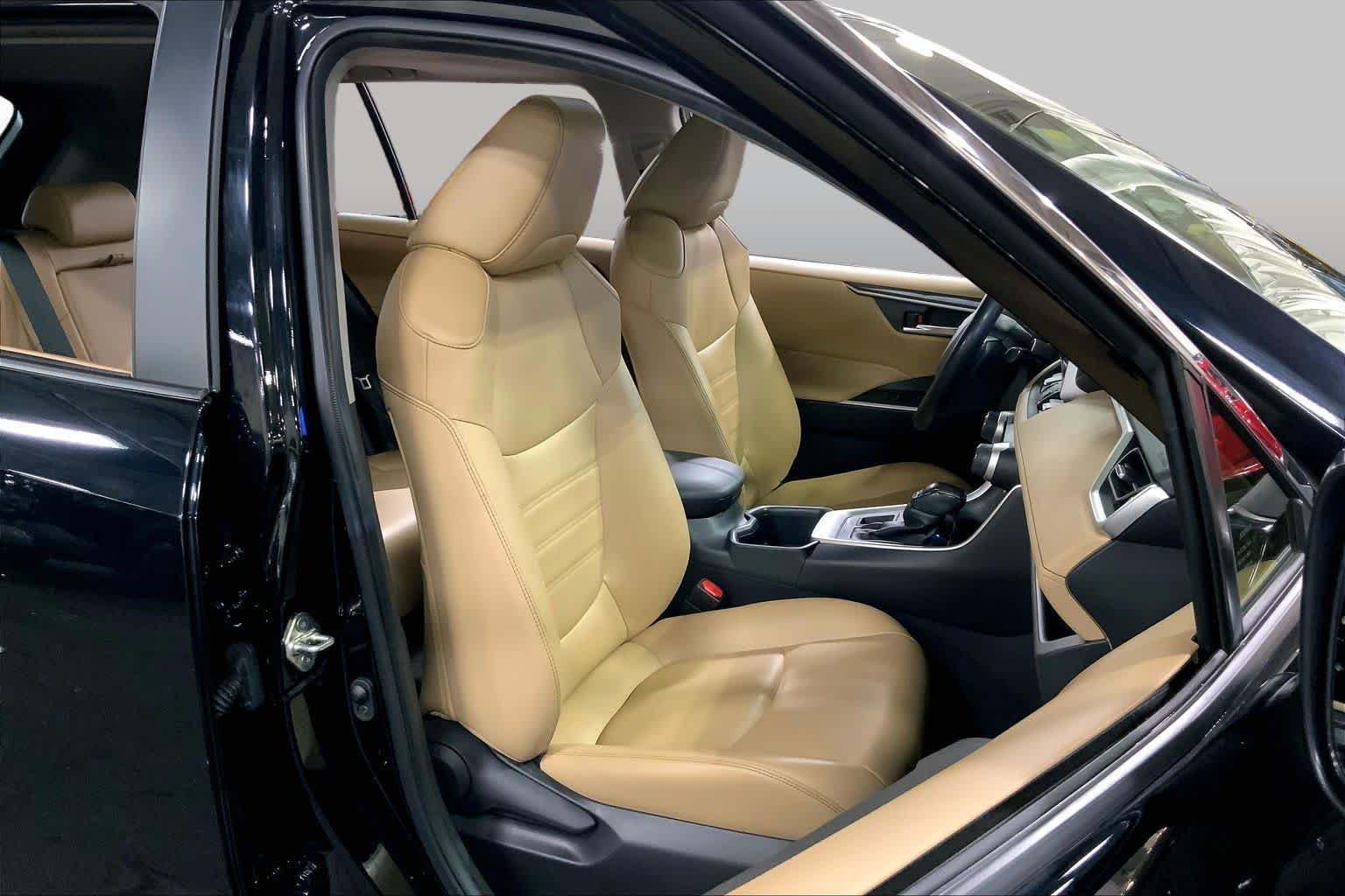 Used 2023 Midnight Black Metallic Toyota XLE Premium image 9