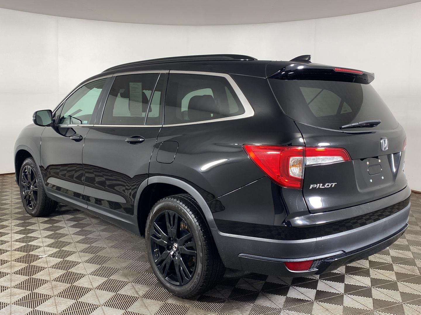 Used 2022 Crystal Black Pearl Honda Special Edition image 4