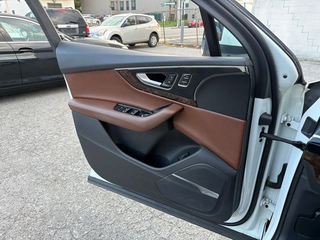 Used 2019 White Audi 45 Premium Plus image 21