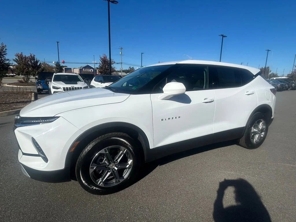 2025 Chevrolet Blazer 2LT - Photo 11