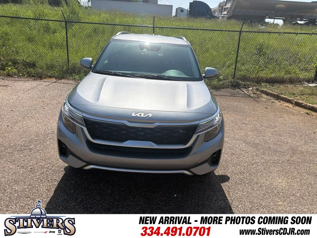 Used 2022 Gray Kia S image 2