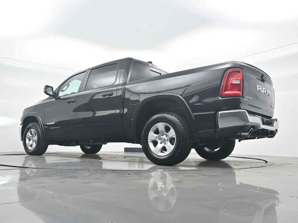 New 2026 Diamond Black Crystal Pearl-Coat Exterior Paint RAM Big Horn/Lone Star image 43