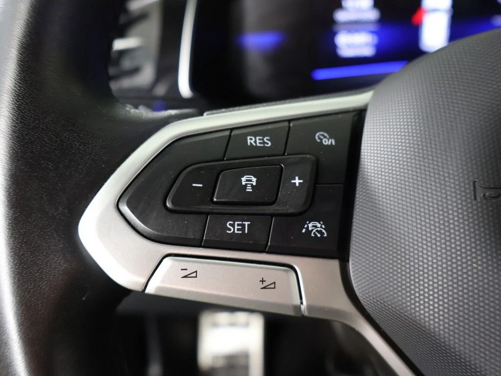 Used 2025 Blue Volkswagen 1.5T Sport image 38