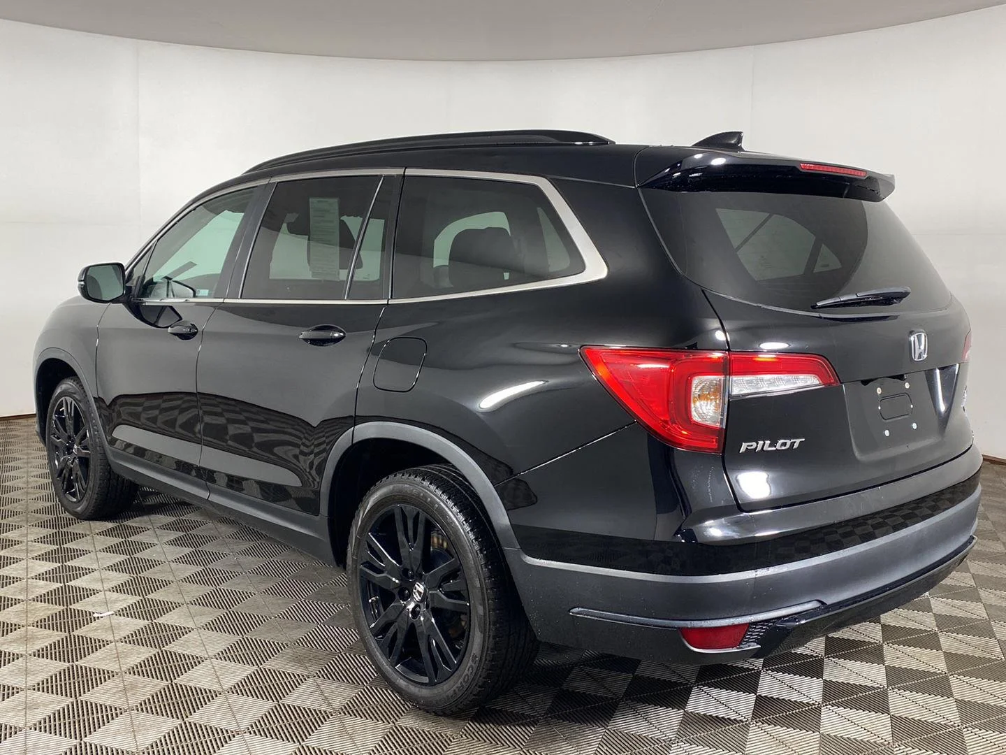 Used 2022 Crystal Black Pearl Honda Special Edition image 4