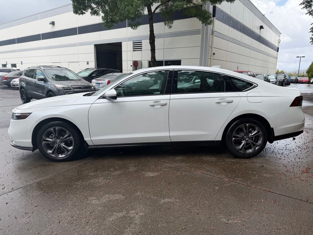 Used 2023 Platinum White Honda EX image 6