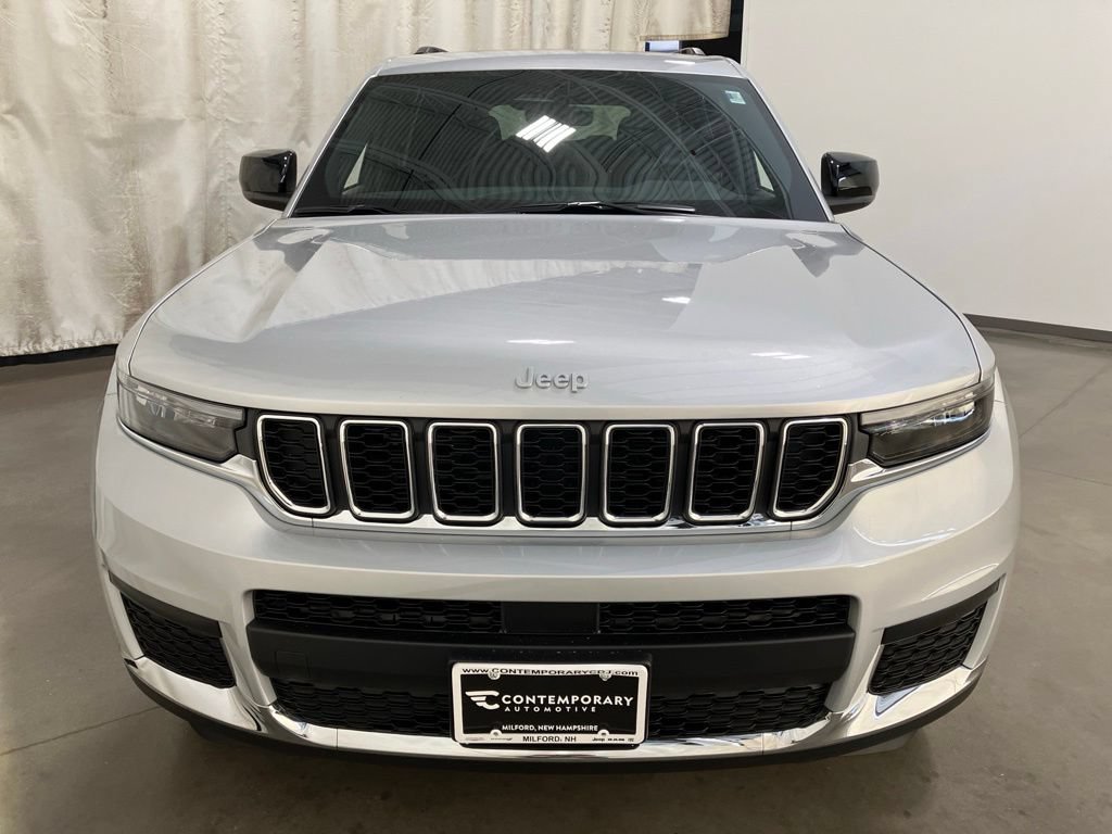 New 2026 Silver Zynith Exterior Paint Jeep Laredo X image 23