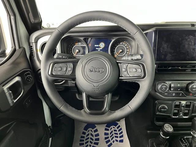 Used 2026 White/off-white Jeep Sport S image 20