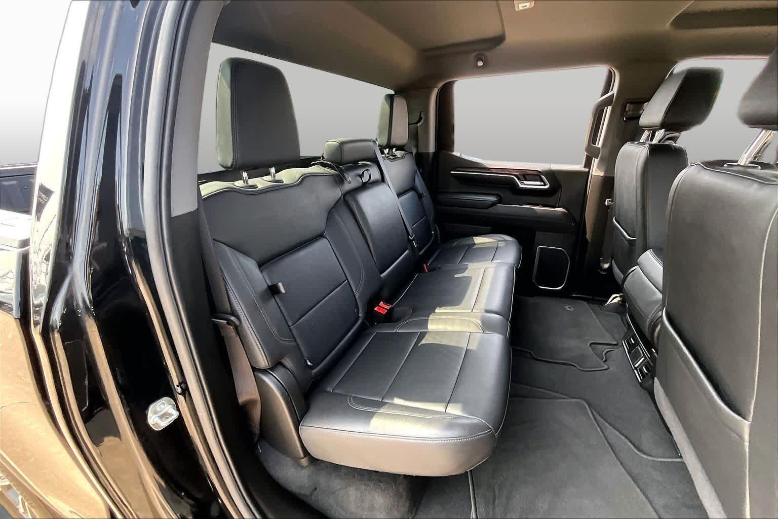 Used 2025 Onyx Black GMC SLT image 20