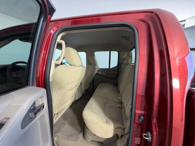 Used 2018 Red Nissan SV image 30