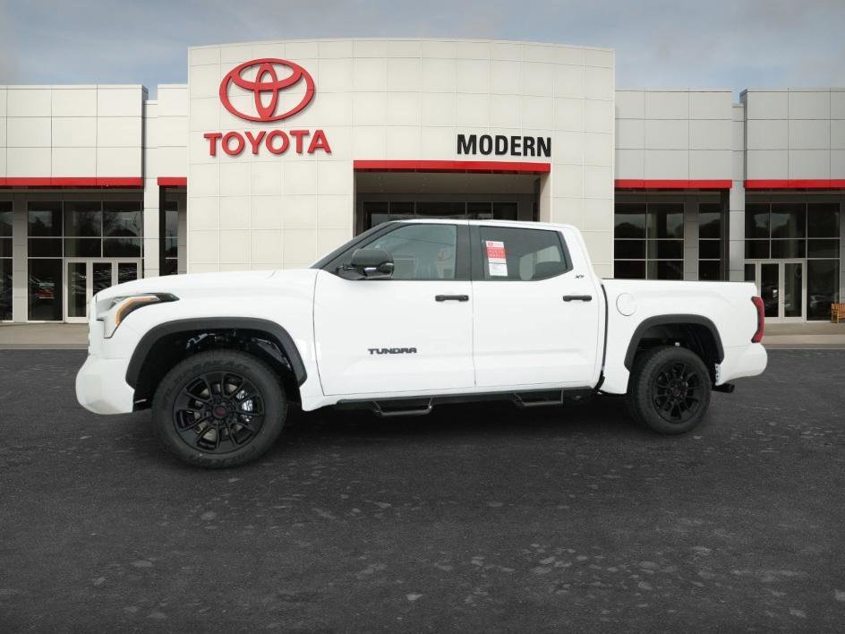 New 2026 Ice Cap Toyota SR5 image 5