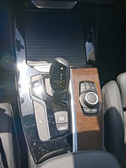 Used 2019 Black BMW sDrive30i image 12