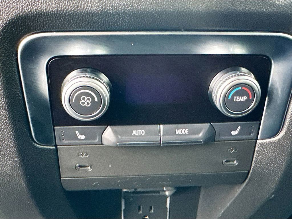 2025 GMC Yukon XL Denali - Photo 27