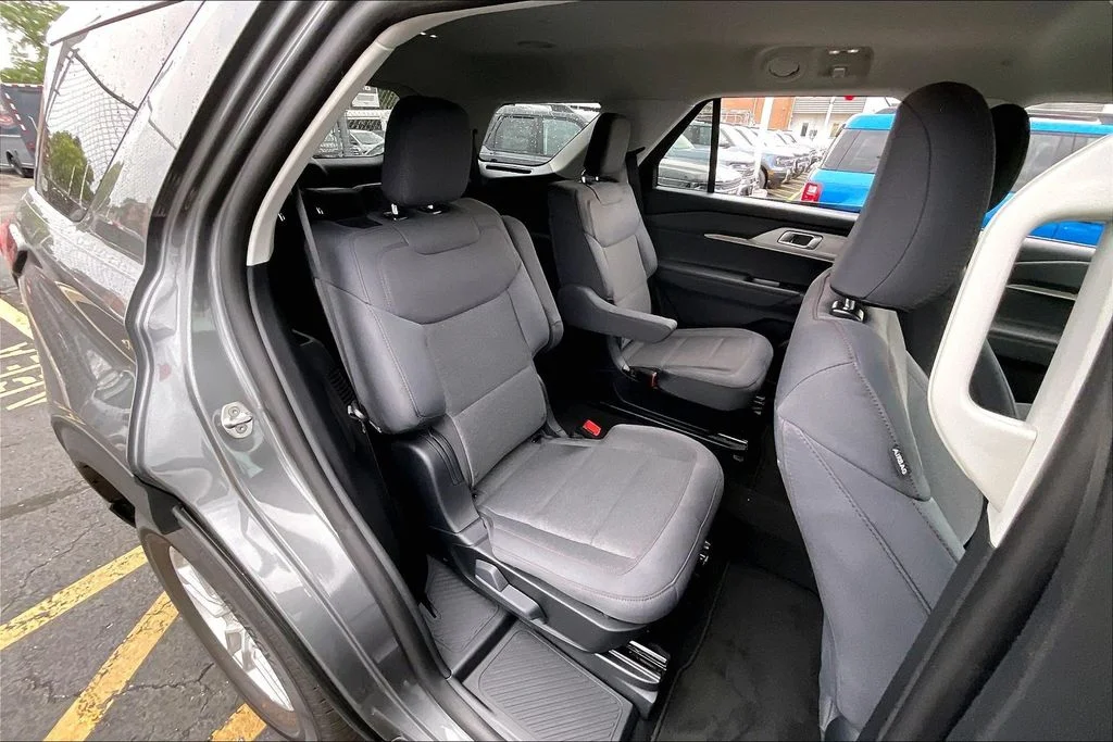 New 2026 Carbonized Gray Metallic Ford Active image 26