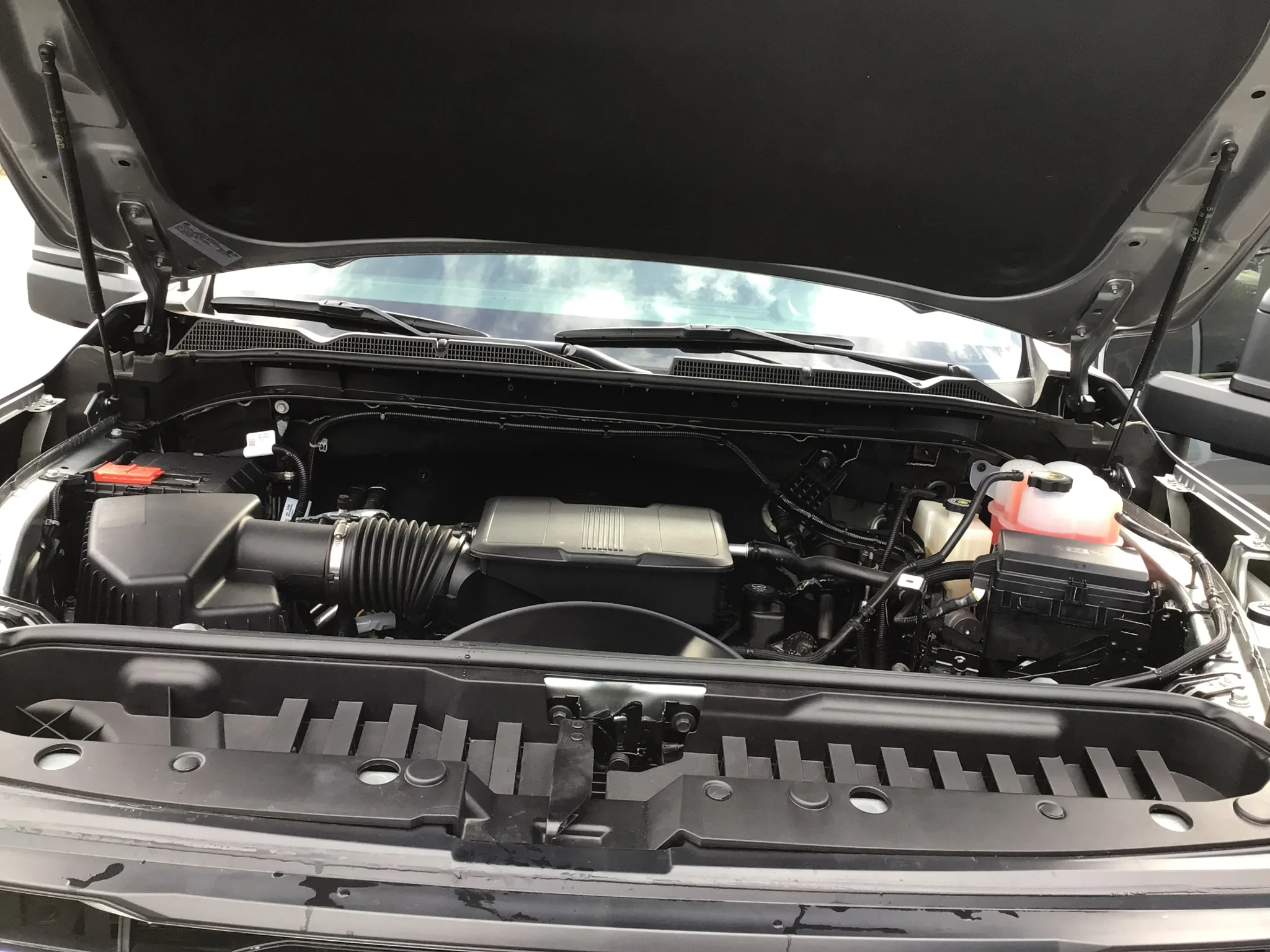 Used 2026 Sterling Metallic GMC SLE image 22