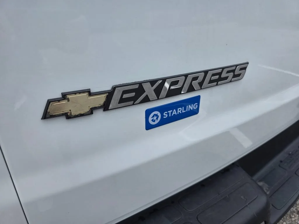 Used 2025 Summit White Chevrolet WT image 29